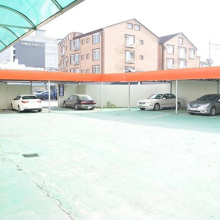 Goodstay Woosin Hotel Jeonju Exterior photo
