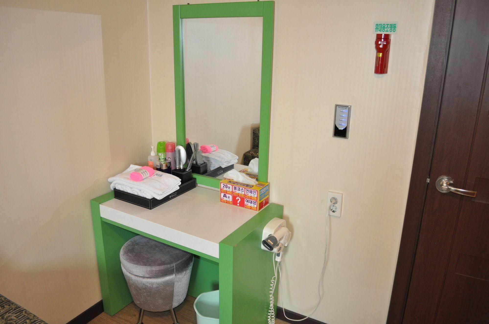 Goodstay Woosin Hotel Jeonju Exterior photo