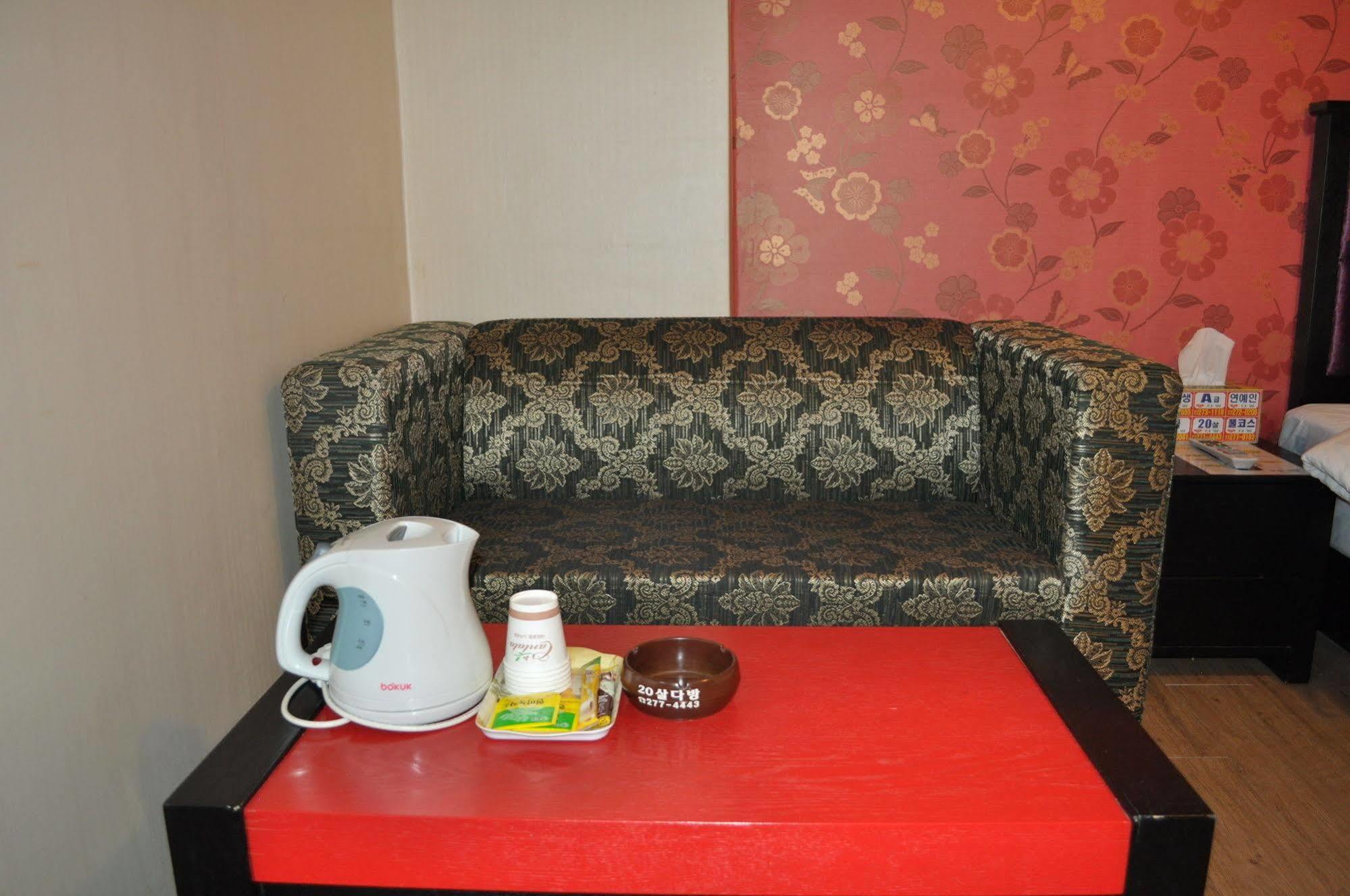 Goodstay Woosin Hotel Jeonju Exterior photo